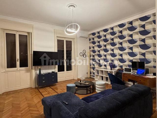 Trilocale viale Regina Giovanna 5, Morgagni, Milano