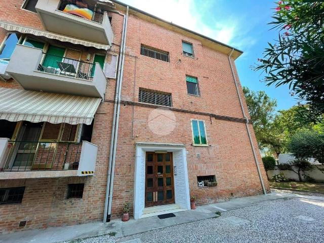 Trilocale viale venticinque aprile 2, San Benedetto, Ferrara