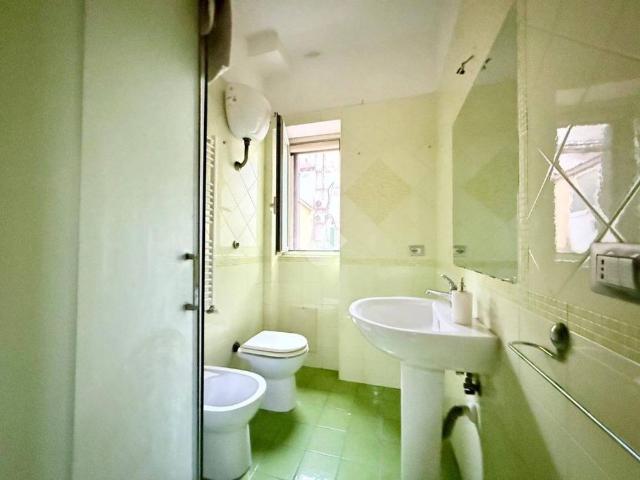 Trilocale Vico Magazzini, Porto, Pozzuoli