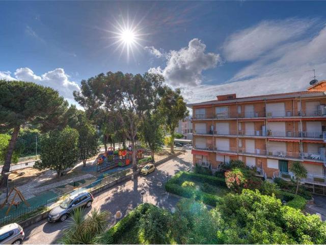 Trilocale vico orti, 4, Centro, Diano Marina