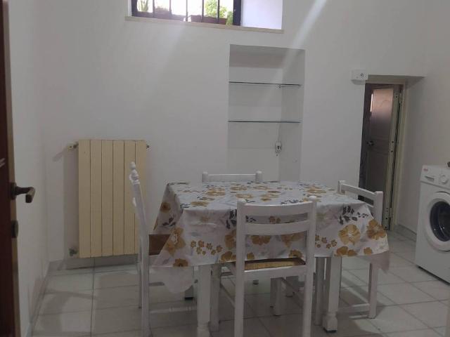 Trilocale vicolo Naevio, Centro, Ferentino