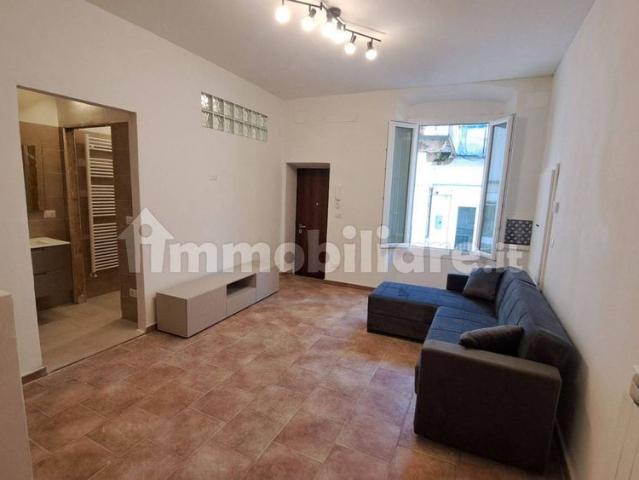 Trilocale vicolo Caroto 51, Centro, Casale Monferrato