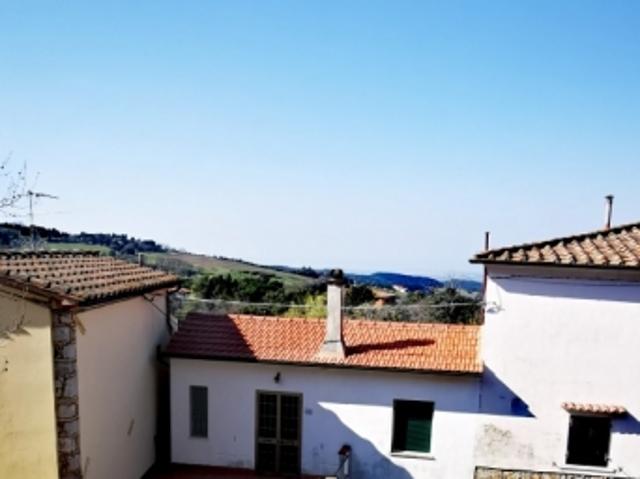 Trilocale vista mare a Castellina Marittima