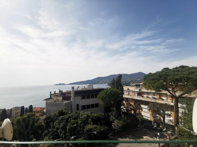 TRILOCALE VISTA MARE CON BALCONE