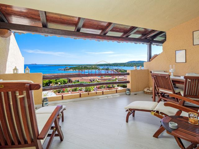 Trilocale vista mare con posto auto in residence con piscina 54m² Golfo Aranci