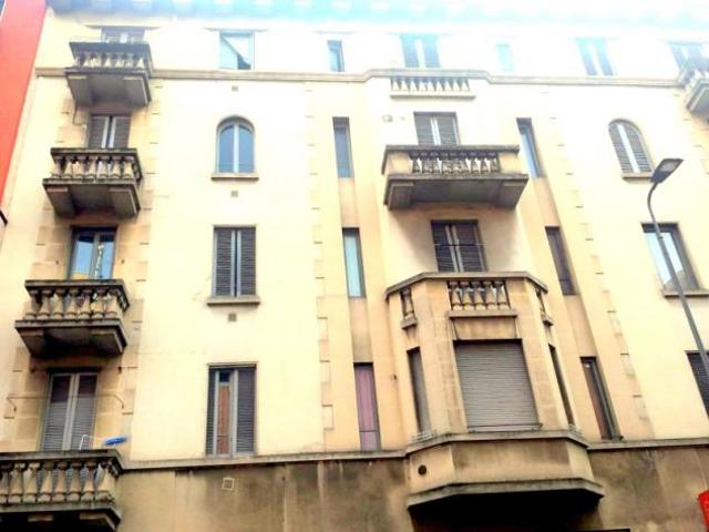 TRILOCALE ZONA MM1 BANDE NERE