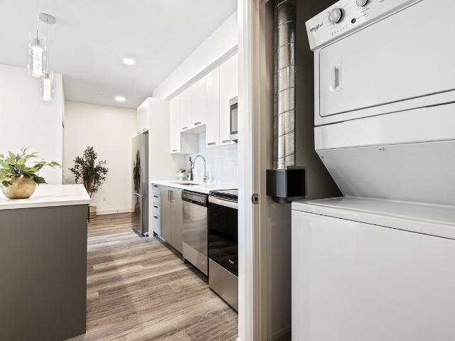 Trio Orleans Apartments 1 Bedroom Apartment for Rent at 2045 2045, 2055 and 2065 Portobello Blvd Ottawa, ON K4A 5P7 Notting Gate