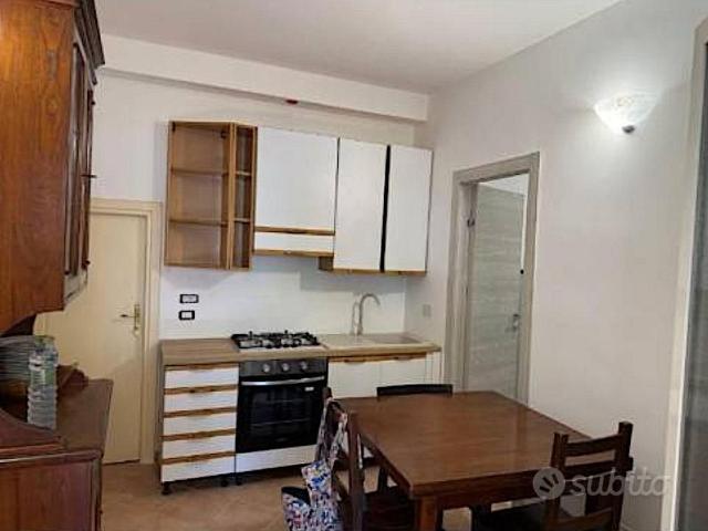 TRIONFALE OTTAVIA TRILOCALE ARREDATO Con TERRAZZO