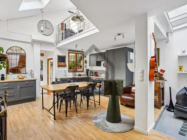 Triplex avec terrasse 140 m2 au sol Saint Ambroise