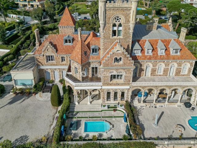 Triplex avec vue mer à Cannes dans un domaine Château Scott 380m² Cannes