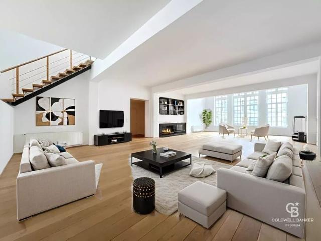 Triplex à louer pour 4680 euro avec 3 chambres à coucher