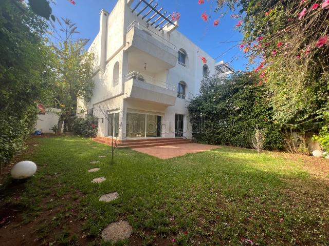 Triplex à la location à Anfa avec jardin