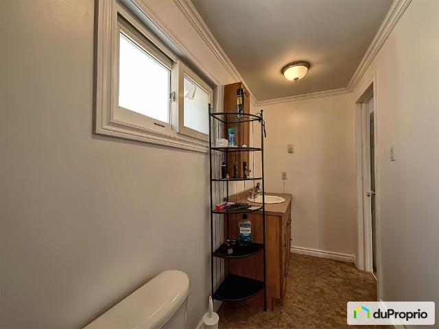 Triplex à vendre Gatineau Hull 2 chambres 2 salles de bain #1104
