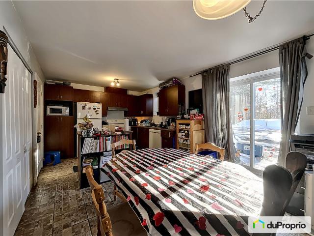 Triplex à vendre St Colomban 6 chambres 3 salles de bain #1064