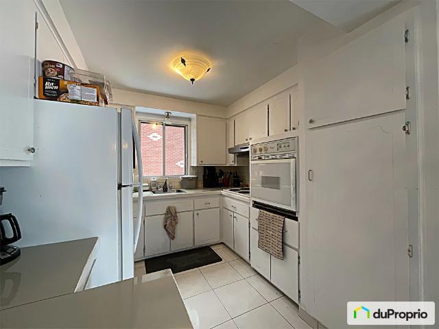 Triplex à vendre Saint Léonard 3 chambres 1 salle de bain #1094