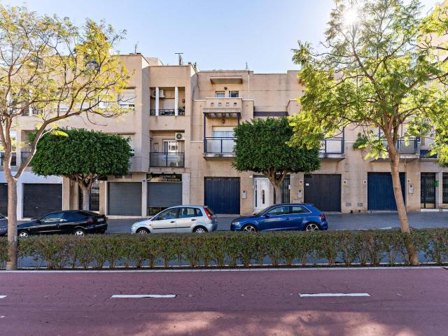 TRÍPLEX CON ALMACÉN DE 74 M2 EN PASEO LAS LOMAS DE EL EJIDO