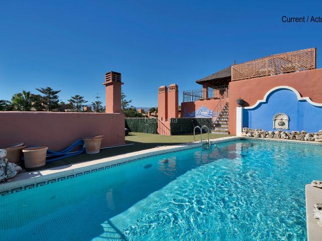 Tríplex en venta en Marbella, Guadalmina Baja. Ático con Piscina Privada en Alhambra del Golf IV. Tríplex.
