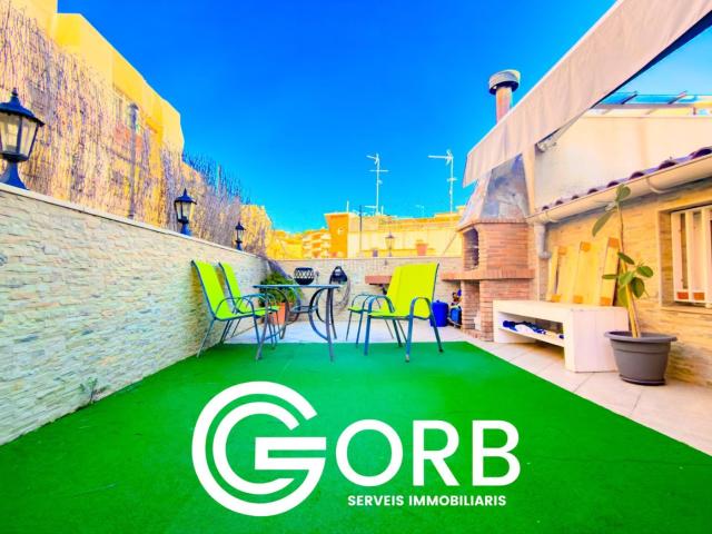 Tríplex en venta en Mataró, Peramàs. TRÍPLEX todo exterior, grandes dimensiones, terrazas y parking en Av. Puig i Cadafalch a pocos metros del Colegio Salesianos Mata. Tríplex.