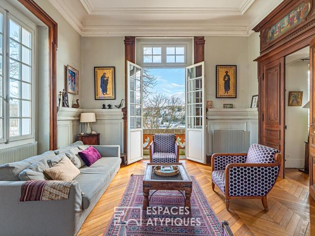 Triplex familial chargé d'histoire à deux pas de la Section Internationale de Sèvre