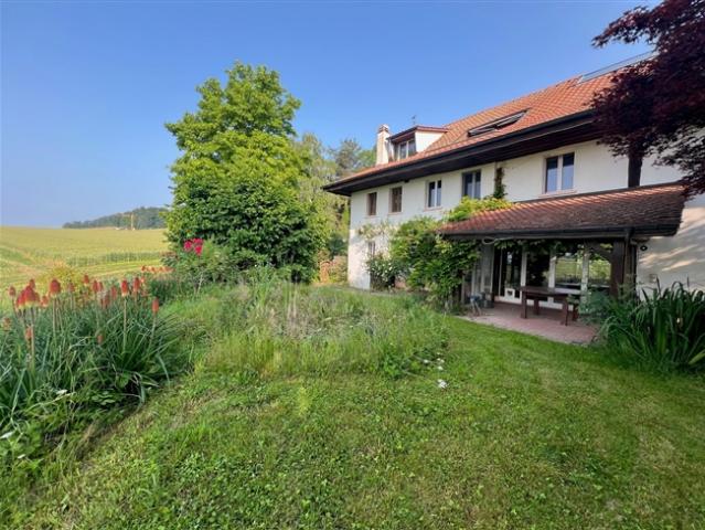 Triplex Haus in Eigentumswohnung von 2 Grundstücken