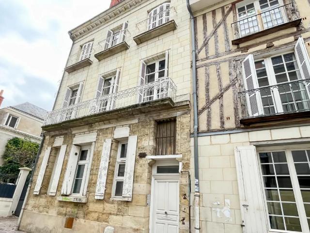 Triplex lumineux quartier Cathédrale Appartement vendu Loué