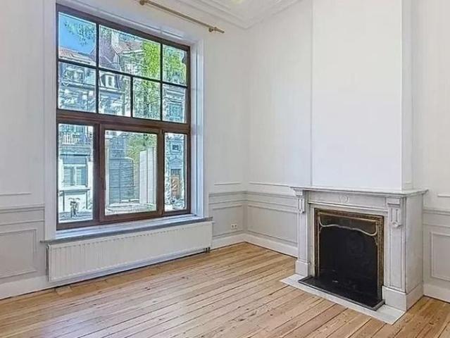 Triplex te huur in Brussel voor € 2.550 met 3 slaapkamers