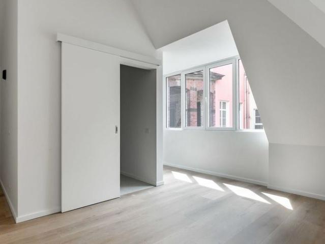 Triplex te huur in Brussel voor € 2.600 met 3 slaapkamers