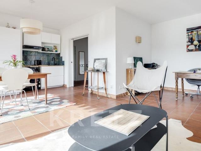 Triplex totalement rénovée dans résidence sécurisée