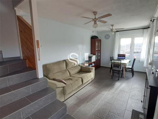 Triplex Venta Sta.Cruz Tener