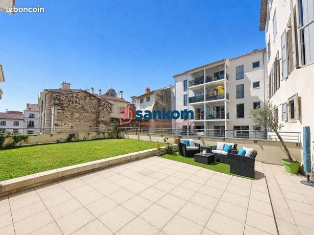 Triplex 4 pièces 195 m²
