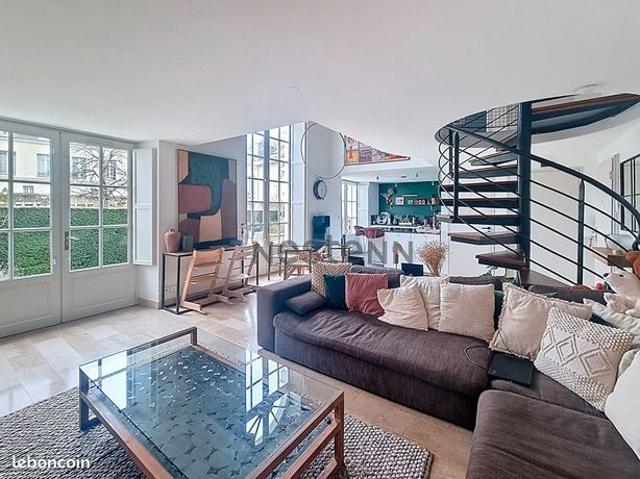 Triplex 6 pièces 151 m²