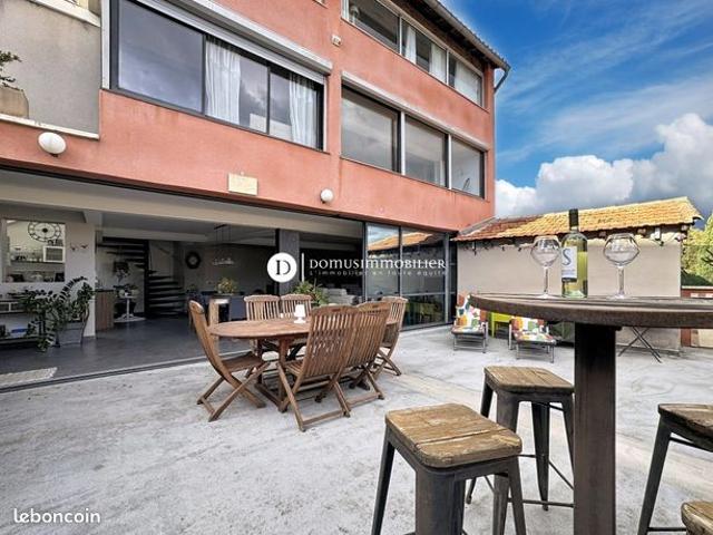 Triplex 6 pièces 179 m²