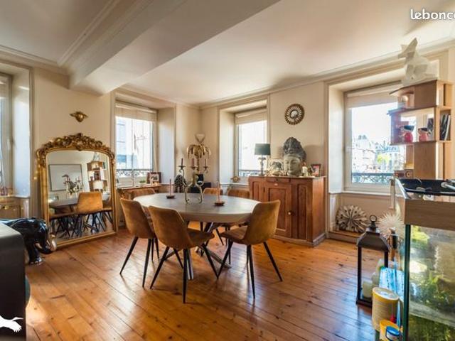 Triplex 7 pièces 176 m²