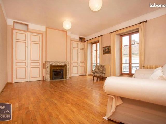 Triplex 7 pièces 178 m²