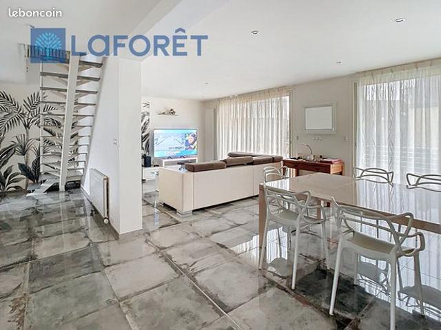 Triplex 7 pièces 131 m²