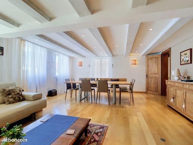 Triplex 8 pièces 235 m²