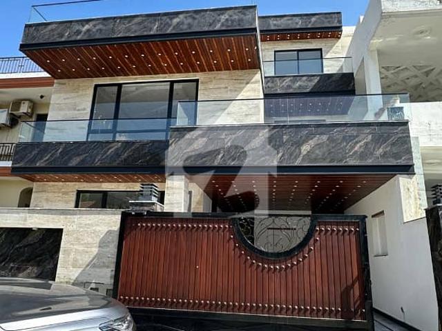 Triple Storey Beautiful House G 10/2