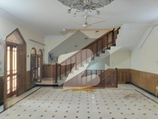 Triple Storey Full House 4 Bed Available For Rent In G11 G 11
