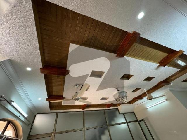 Triple Storey House For Rent D 12