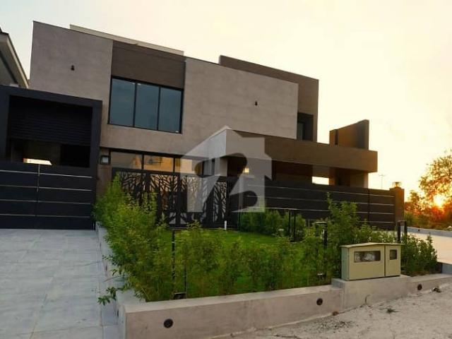 Triple Storey House For Rent