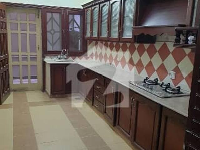 Triple storey house for sale in e 11/2 at prime location