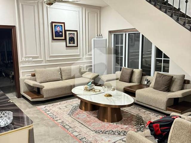 Triple Storey House 5 Spacious Bedrooms With 5 Attached Bathrooms 2 Modern Kitchens Servant Quarter Back Side OpenArea