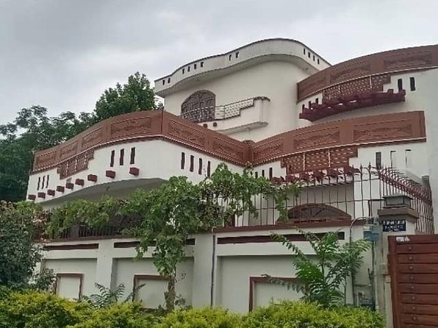 Triple Storey Real Picture Urgent Sale Islamabad G 15 ID 92052