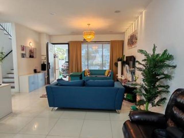 Triple Storey Terrace Amaryllis Tamansari Rawang
