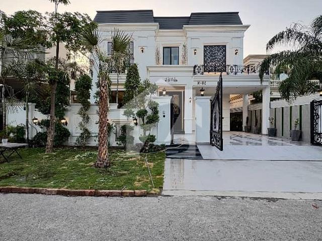 Triple Storey Top City 1 Kanal House For Rent