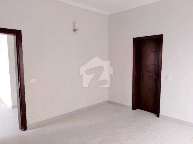 Triple Storey 240 Square Yards House Available In Gulshan E Iqbal Block 5 For Sale
