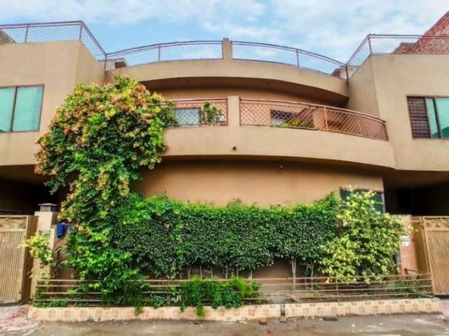 Triple Story Commercial Building for Sale Lahore Cantt ID 03177