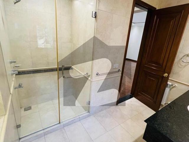 Triple story with basement f 6/2 modren design available for rent f 6/2