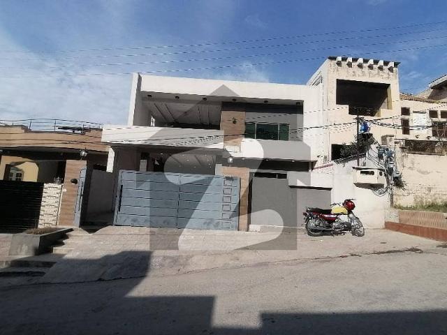 Triple Storey 10 Marla House Available In Gulshan For Sale