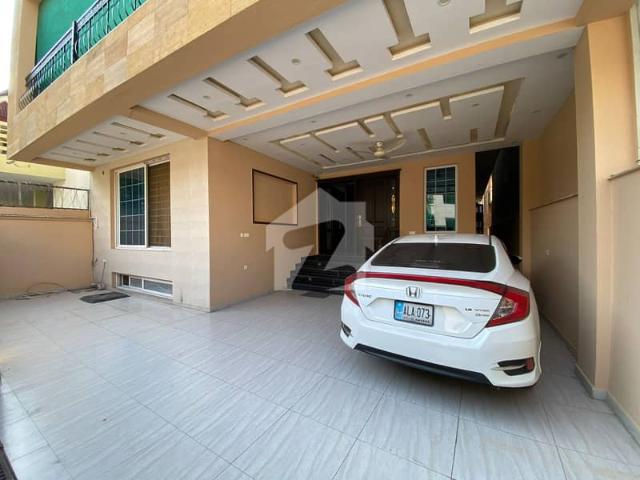 Tripple Storey Houses For Rent